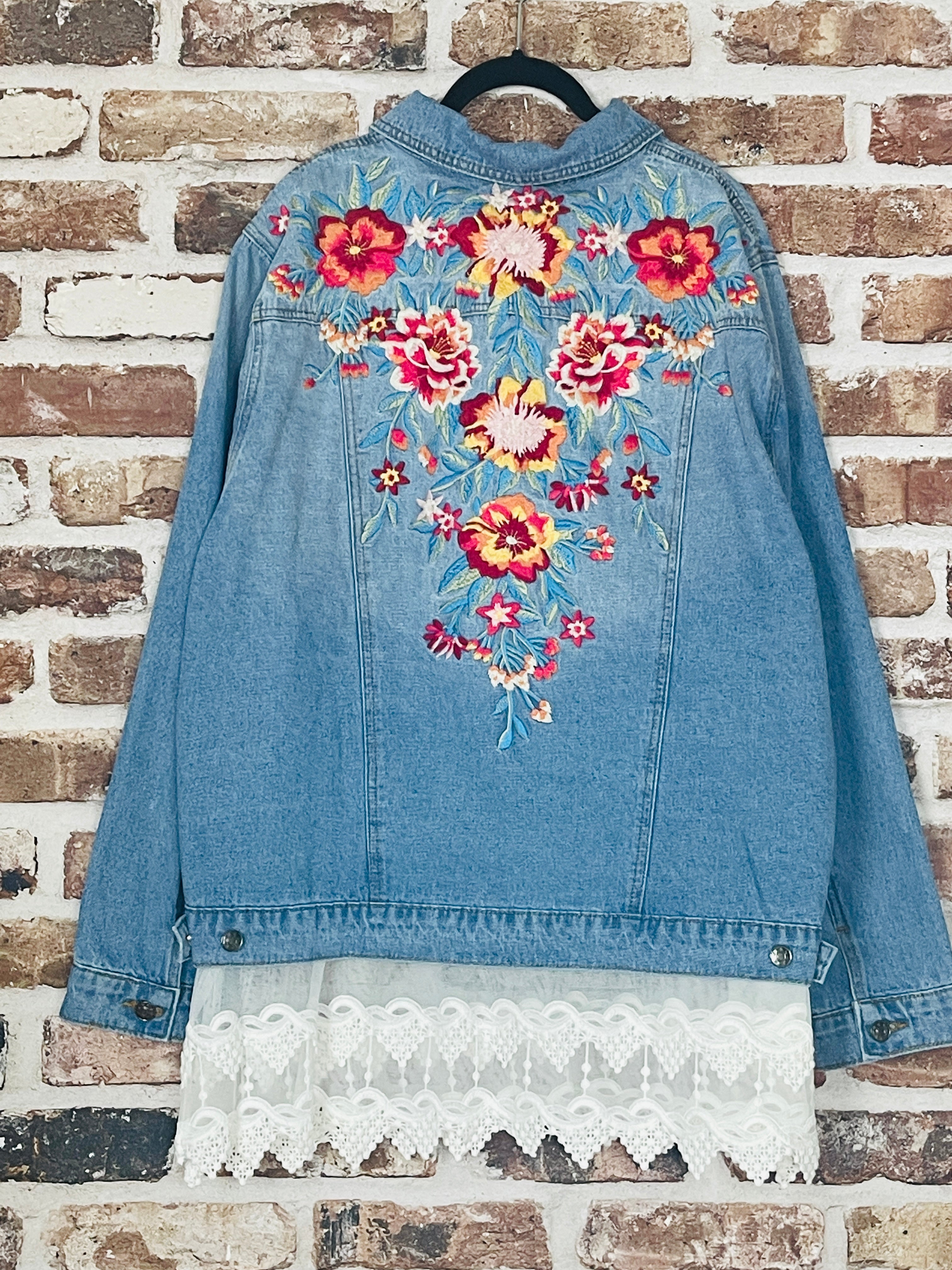 Thistle Embroidered Wavy Denim Jacket - Ready-to-Wear 1AB516